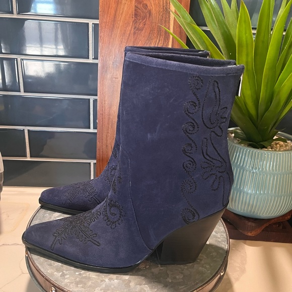 Rebel | Avery Blue Suede Embroidered Ankle Snip Toe Boots - Picture 5 of 10